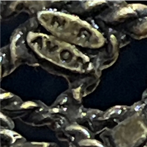 Nina Ricci Avon Gold Tone Green Yellow Topaz Rhinestone Leaf Brooch Pin, Signed - Picture 3 of 6